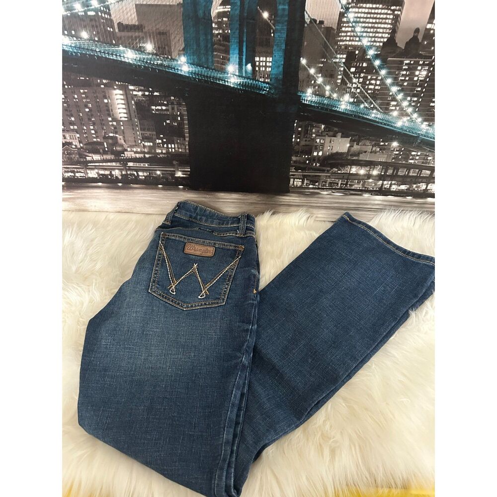 Wrangler Retro Boot Cut Mid-Rise Jeans- Sz. 9 x 32 EUC
